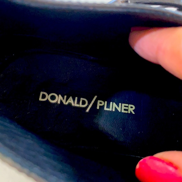 Donald J. Pliner Brazilian Leather Short Boots. - Picture 6 of 12